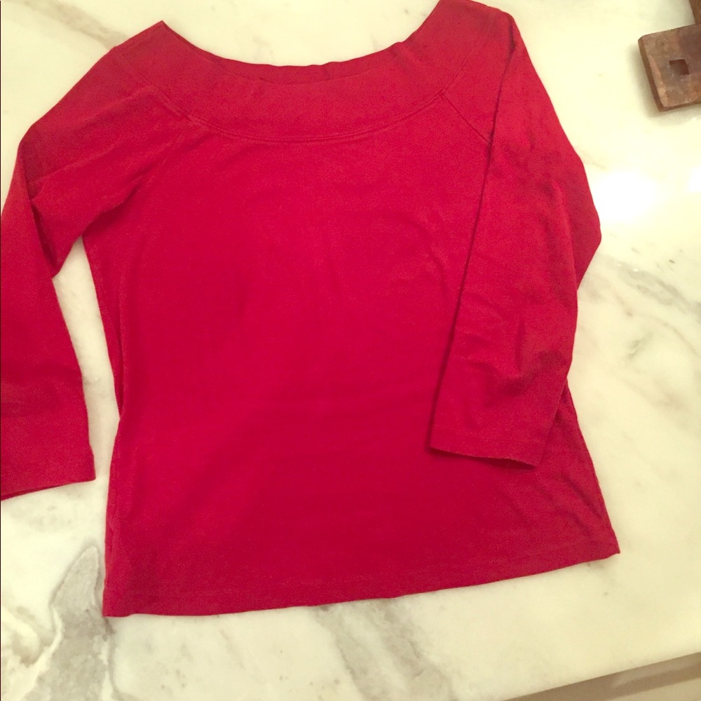Flattering MNG red top.